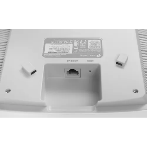 Точка доступа TP-Link EAP110 N300 10/100BASE-TX белый