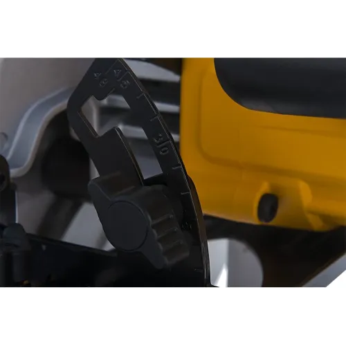 Циркулярная пила (дисковая) DeWalt DWE560K 1350Вт (ручная) D диска.:184мм (DWE560K-QS)