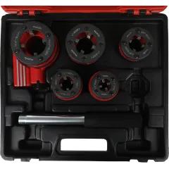 Набор клуппов Matrix 77332 в комплекте 8 предметов жесткий кейс