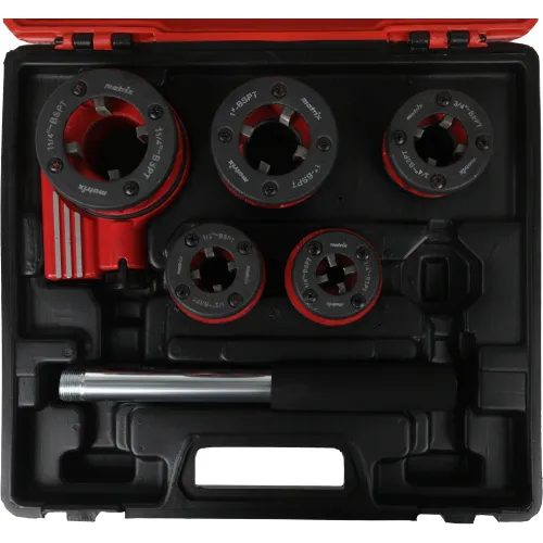 Набор клуппов Matrix 77332 в комплекте 8 предметов жесткий кейс