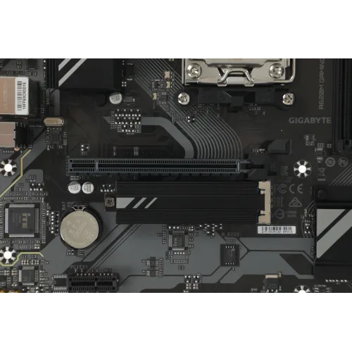 Материнская плата Gigabyte A620M GAMING X Socket AM5 AMD A620 4xDDR5 mATX AC`97 8ch(7.1) GbLAN RAID+HDMI+DP