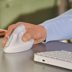 Мышь Logitech Lift белый оптическая 4000dpi silent беспров. BT/Radio USB для ноутбука 5but (910-006486)